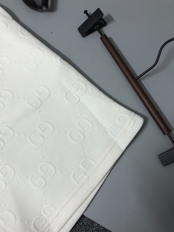 ブランドハーフパンツ側面デザイン